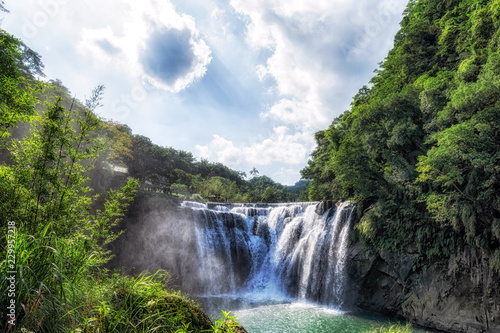 Fototapeta Naklejka Na Ścianę i Meble -  shifen waterfall in taiwan