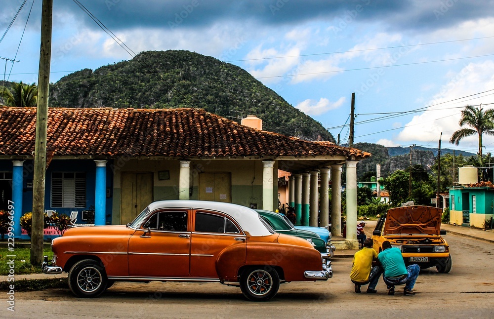 Orange Old Timer on the Cuba 