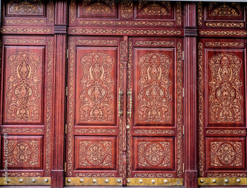 wood door mit ornament background