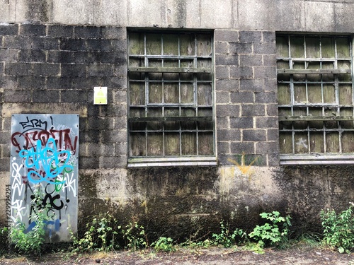 Obraz na plátně Abandoned structures at Oak Hurst Mills in Shining Cliff Woods next to Ambergate, Derbyshire