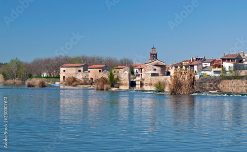River Duero with the city of Zamora the bottom, you see the wall and the church of the city