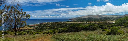 Panoramic view of Easter Island, a tourist destination in Chile, showing its natural characteristics, relief, vegetation and archaeological sites. Rapa Nui, moai, archeology, ancient isla pascua © GAMAPictures