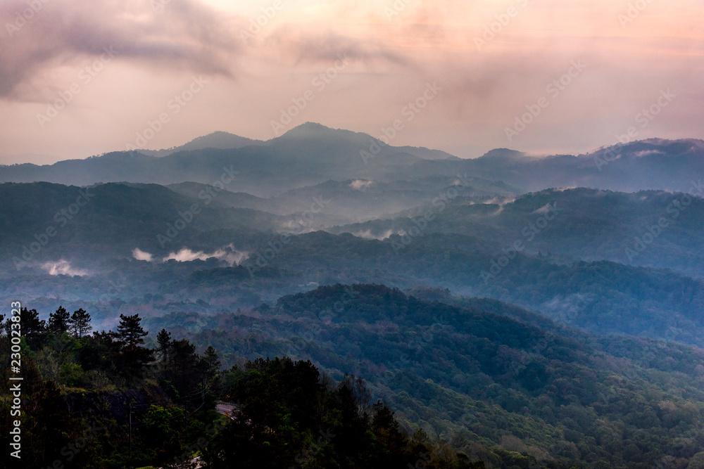Obraz premium Viewpoints Sun rise Doi Inthanon Chiang Mai Thailand