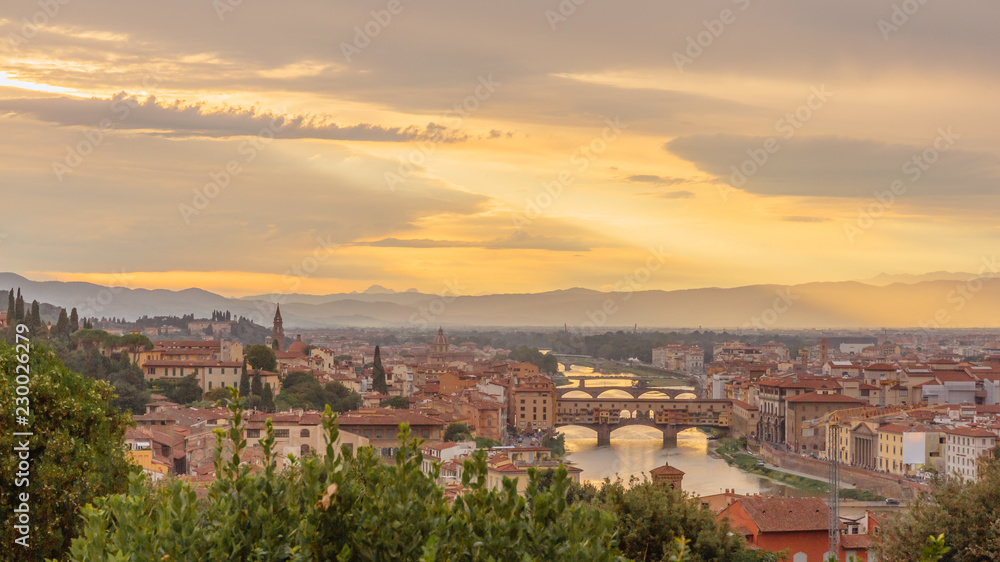 Obraz premium View of the city of Florence, Italy under sunset, viewed from Piazzale Michelangelo
