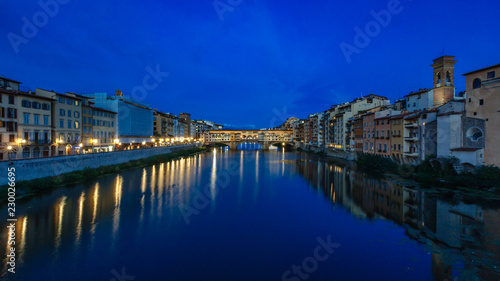 Ponte Vecchio over Arno River in Florence, Italy © Mark Zhu