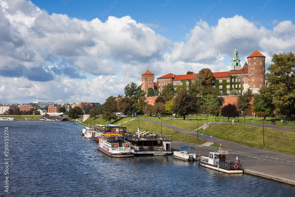 Obraz premium Wawel Castle In Krakow at Vistula River