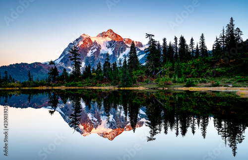 awesome reflection of mountain location mount baker national park