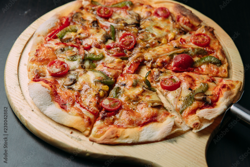 Vegetable cheese pizza