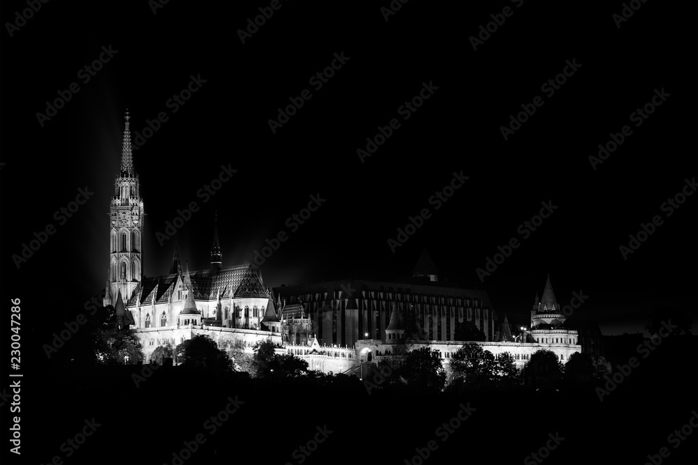 Naklejka premium Budapest: Fishermen's Bastion by Night