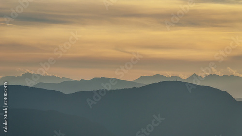 Sonnenuntergang über den Südtiroler Bergen © Gina Bromá