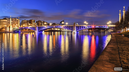 Pont de Fragnee by night