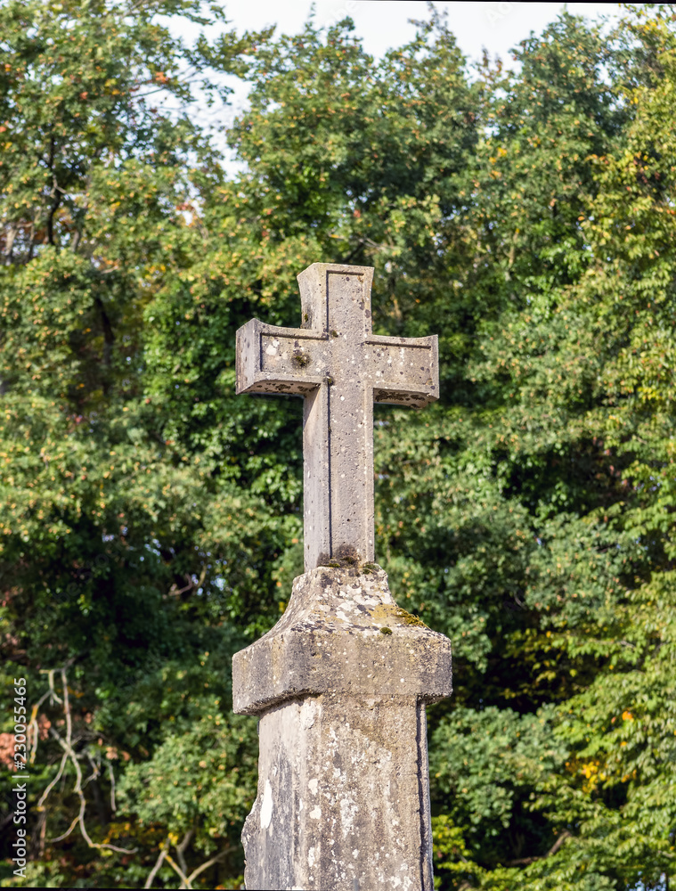 Sentier des Oratoires (Oratory pathway), Etoile Saint Simon in Saint Germain Forest, France. It was erected in year 1635.