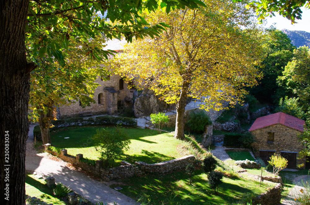 Die Abbaye de Saint Martin de Canigou in den französischen Pyrenäen