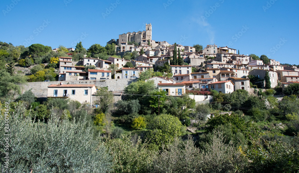 Wunderschönes Dorf Eus in den Pyrenäen in Frankeich