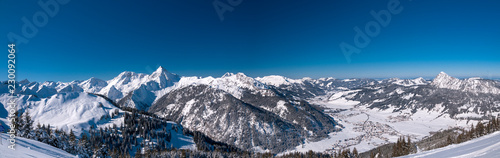 Winterpanorama im Tannheimer Tal  © Jeannot Weber