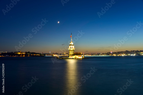 Maiden's Tower or Kiz Kulesi located in the middle of Bosporus, Istanbul  © blackdiamond67