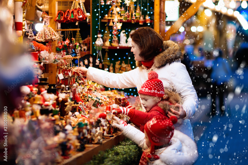 Family shopping Christmas presents Family shopping Christmas presents