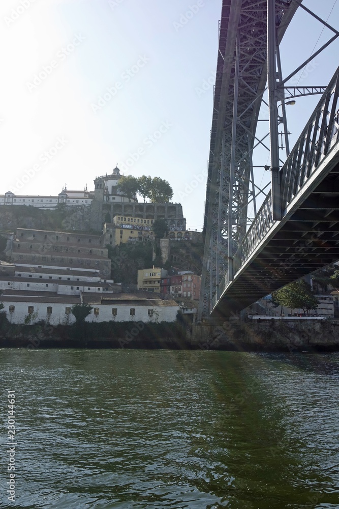 Obraz premium dom luis bridge over the douro river in porto