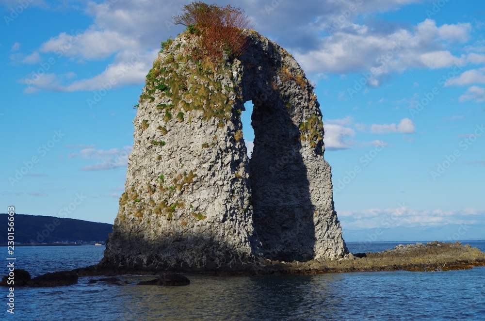 北海道奥尻島のなべつる岩