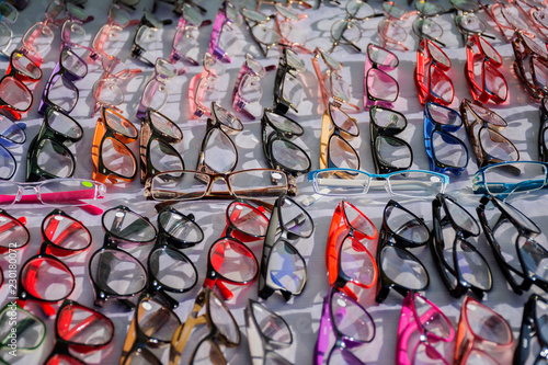  Glasses are placed in a variety of colors on the table.