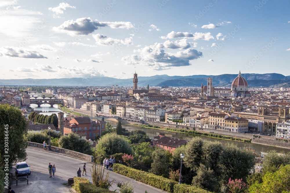 Florenz Übersicht Aussichtspunkt Tiber Dom Himmel