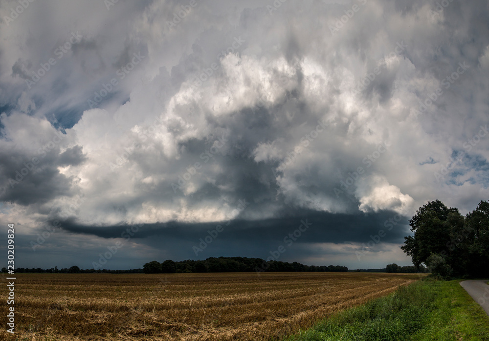 Fototapeta premium Gewitter Unwetter
