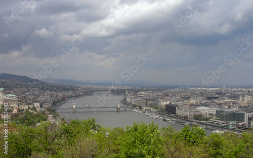 Vista panorámica de la ciudad de Budapest y del rio Danubio, Hungría