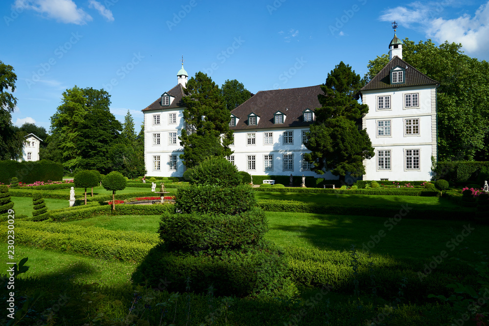 Schloss und Gut Panker in Panker, Kreis Plön, Probstei, Schleswig-Holstein, Deutschland
