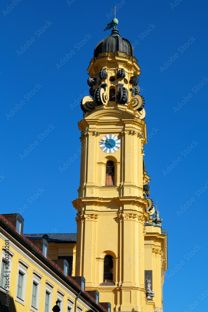 Kirchturm Theatinerkirche München