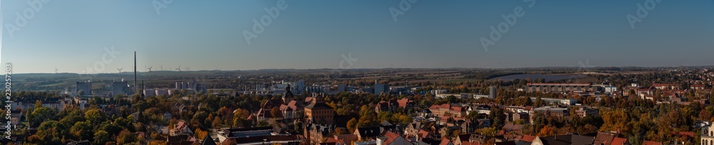Panorama im Herbst über Zeitz mit Schluss und Zuckerfabrik