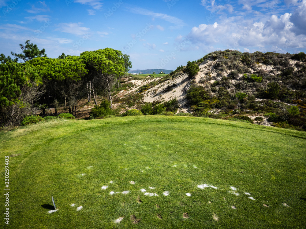 Der West Cliffs Golfplatz an Portugals Silberküste, in der Nähe von Obidos. Er gehört zu den besten Golfpätzen Europas, Nummer eins in Zentral Portugal. 16. Spielbahn