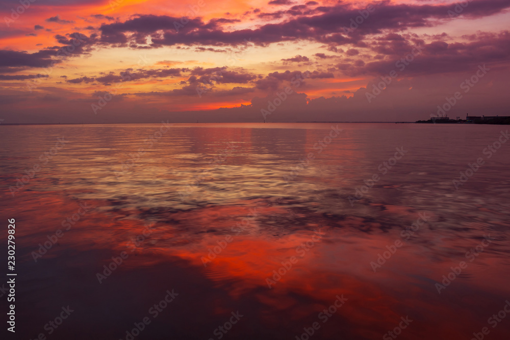  Landscape sunset beautifu in the sea.