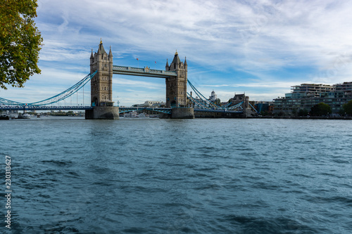 Obraz na płótnie Tower Bridge on Thames river looking in London, England, UK w salonie