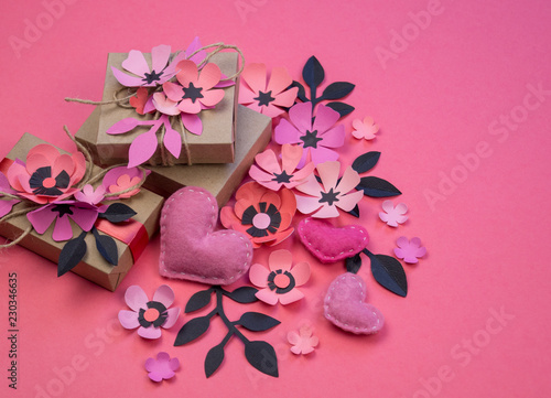 Vintage gift boxes in eco paper on pink background © Дарья Колпакова