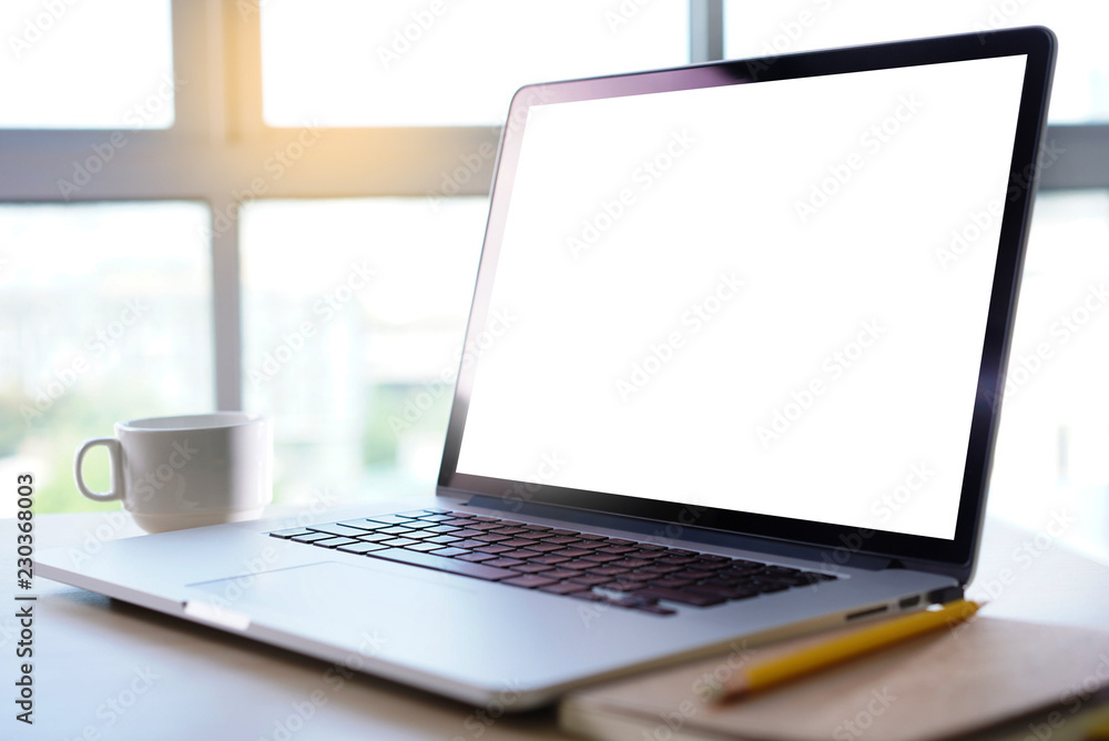 Fototapeta premium mock up Using laptop with blank screen computer modern