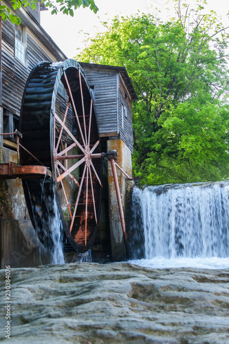 The Old Mill, is a historic gristmill in the U.S. city of Pigeon Forge,This is a famous place in Tennessee