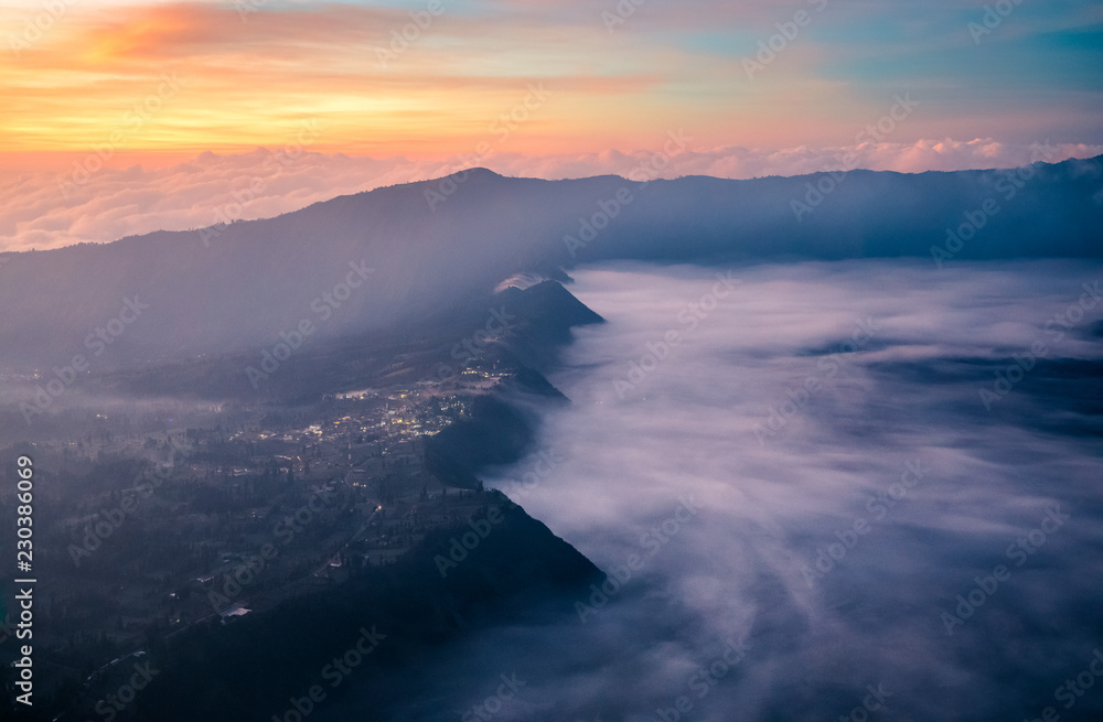 Obraz premium Bromo volcano at sunrise, East Java, Indonesia