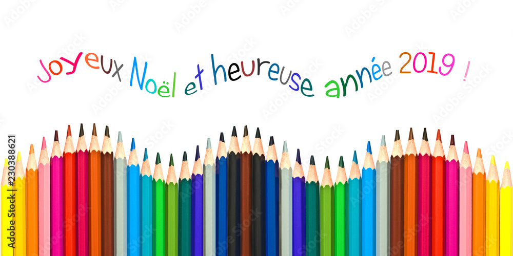 Fototapeta Kartkę z życzeniami z tekstem w języku francuskim oznaczającym kartkę z życzeniami szczęśliwego nowego roku 2019, kolorowe ołówki na białym tle