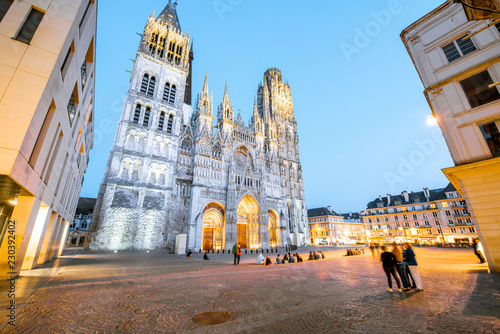 Εκτύπωση καμβά Night view on the famous illuminated cathedral in Rouen city, the capital of Nor