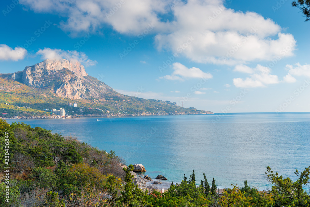 Photo mountains and the sea scenic landscape on an autumn sunny day, the nature of the Crimean Peninsula