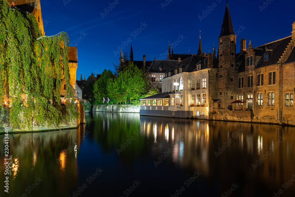 Rozenhoedkaai in Bruges at night