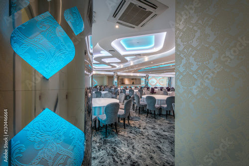 Canvas Print Ceremonial hall, view from hallway