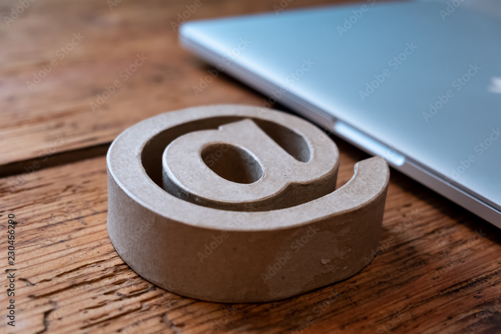email at-zeichen