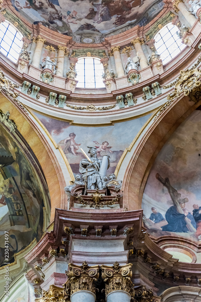 Fototapeta premium Église Saint-Nicolas de Malá Strana à Prague
