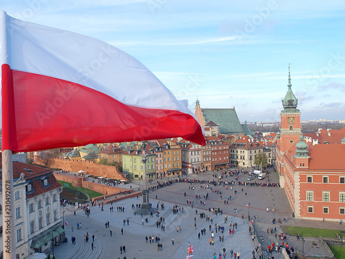 Flaga nad Warszawą.