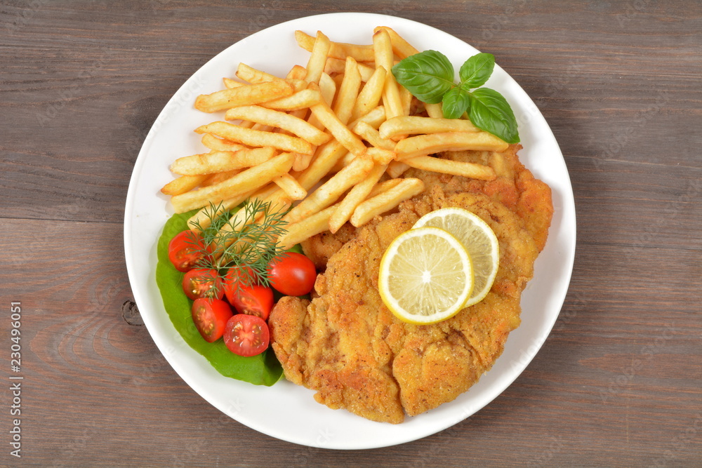 kotlet schabowy z frytkami kotlet schabowy z frytkami