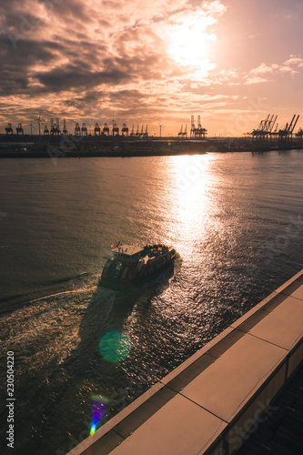 Obraz na płótnie Blick auf die Elbe w salonie