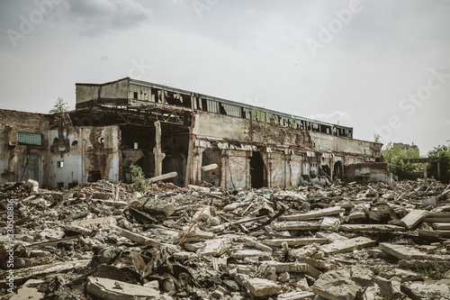 Bild auf Leinwand Earthquake or war aftermath or hurricane or other natural disaster, broken ruine