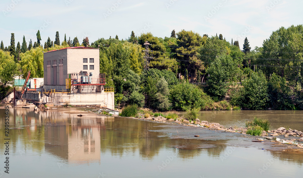Obraz premium Hydroelectric power station on the river Ebro