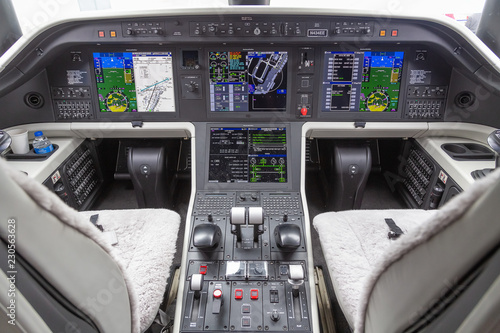 Embraer cockpit 